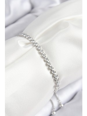 Pirinç Zirkon Taşlı Sıralı Model Gümüş Renk Asansörlü Kadın Bileklik - Lisinya