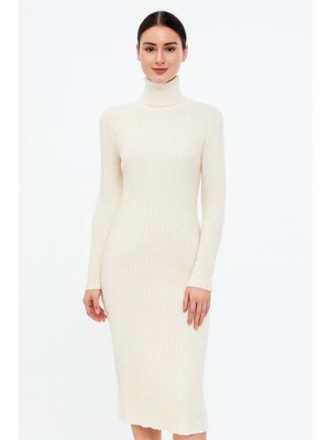 Pileli Store Kadın Boğazlı Triko Elbise Uzun Fitilli Esnek Dokuma Tam Kalıp Baharlık 130 cm - Beyaz