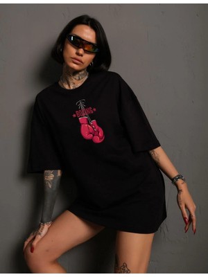 Pileli Store Kadın Bisiklet Yaka Boks Eldiven Baskılı Oversize T-Shirt - Siyah