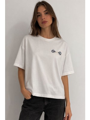 Mg Giyim Kadın Nakış Detaylı Basıc Tişört