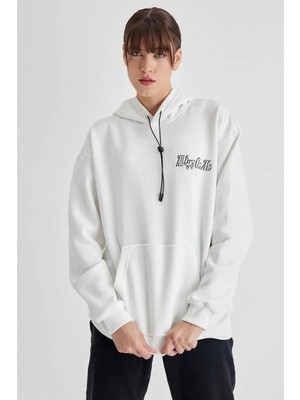 Pileli Store Kadın Kapüşonlu Sırt Baskılı Üç Iplik Oversize Sweatshirt - Beyaz