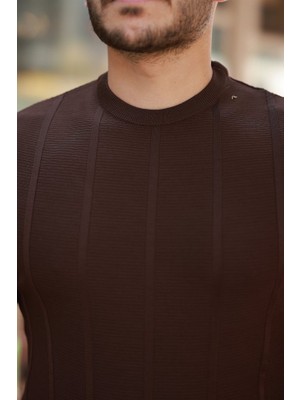 Meğdaix Erkek Desenli Çizgi Kabartmalı Kısa Kollu Tişört