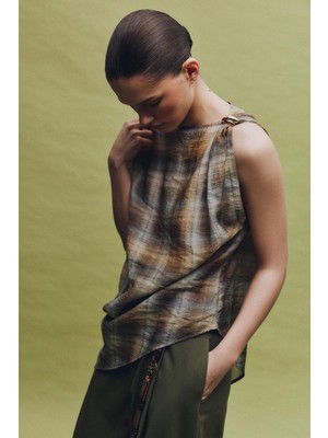 DeFacto Regular Fıt Kareli Modal Kolsuz BLUZ H2633AX26SP