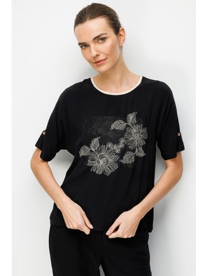 Desen Triko Kadın Sıfır Yaka Önü Nakışlı Penye Bluz Siyah