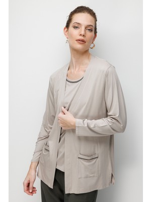 Desen Triko Kadın V Yaka Yakası ve Cep Üstü Zincirli Penye Hırka Bej