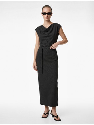 Koton Slim Fit Parıltılı Kolsuz Kemerli Degaje Yaka Midi Elbise