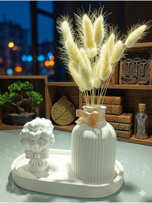 Velmor Candle Beyaz Vazo & Romantik Kalp Figürlü Biblo ve Sunum Tepsisi