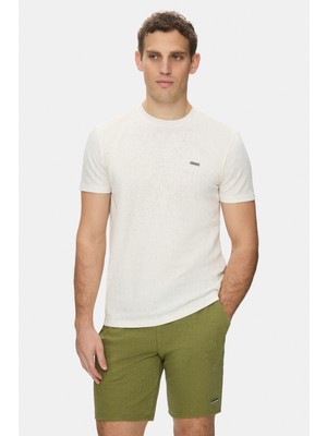 Ucla Taylor Kemik Rengi Bisiklet Yaka Krinkıl Hafif Kumaş Metal Logolu Standard Fit Erkek Tshirt