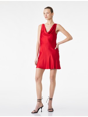 Koton Viskon Kolsuz Degaje Yaka Mini Saten Elbise