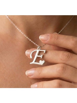 Ashak Accessories Kadın 925 Ayar Gümüş Zincirli E Harfi Kalpli Baş Harfli Kalp Harf Alfabe Isim Kolye