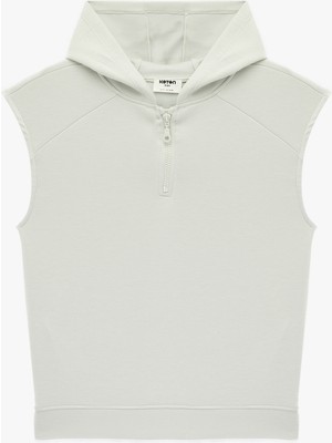 Koton  Yarım Fermuarlı Viskon Karışımlı Kolsuz Oversize Kapüşonlu Tişört