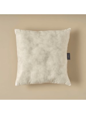 Bella Maison Beyaz Dekoratif Yastık 45x45 cm El Yapımı Kolay Bakım Özellikli 1 Adet