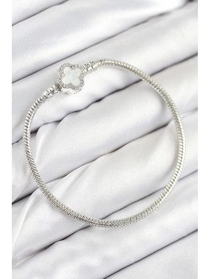 Aesco Mey Ithalat® Pirinç Charm Zirkon Taşlı Yonca Model Gümüş Renk Kadın Bileklik