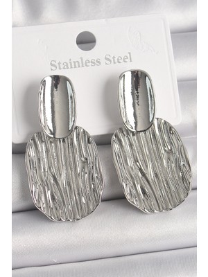 Aesco Mey Ithalat® Pirinç Gümüş Renk Işlemeli Kare Plaka Model Kadın Küpe