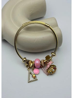 Biju Yılmaz Çelik Gold Taşlı Üçgen Istiridye Pembe Charmlı Pandora Bileklik - 26BLK33