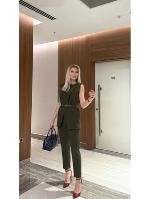 Haki Kemerli Yelek & Pantolon Takım – Ofis ve Davet Şıklığı