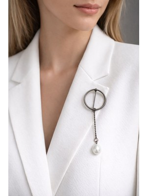 Gönülden Tasarım Inci Boncuklu Zincirli Tasarım Broş Yaka Iğnesi 8x3 cm