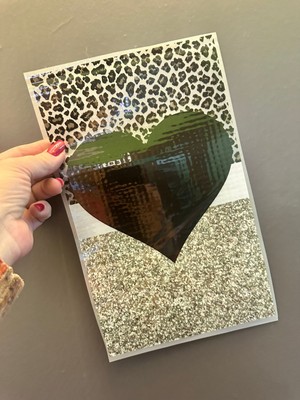 Gönülden Tasarım Ütü Ile Yapışan Kalpli Leopar Transfer Baskı Arma 29X20 cm