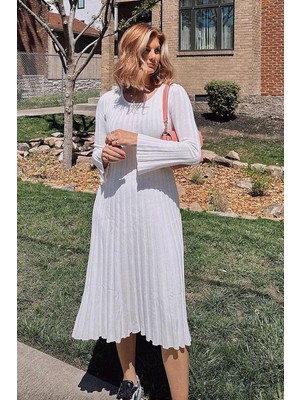 Madmext Beyaz Vücuda Oturan Fitilli Triko Midi Kadın Elbise MG2691