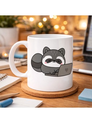 Youday Accessories Laptoplu Sevimli Rakun Desenli Porselen Kupa Model 114 – Ofis Için Eğlenceli Kahve Kupası , Çalışanlara Özel Tatlı Hediye