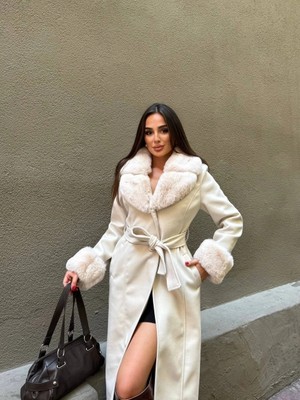 Premium Kürk Yakalı ve Kürk Manşetli Kuşaklı Uzun Kaşe Kaban