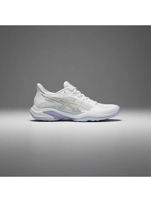 Kadınlar için Asics Blade Ff 2 Beyaz Ayakkabı Düz Taban ve Şık Tasarım