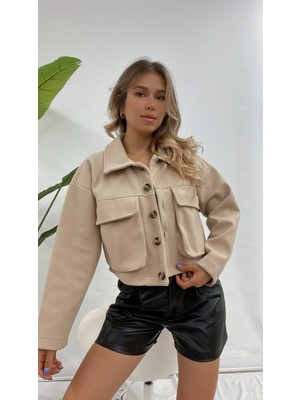 Şamdan Premium Bej Kısa Ceket – Cep Detaylı, Düğmeli, Modern Kesim