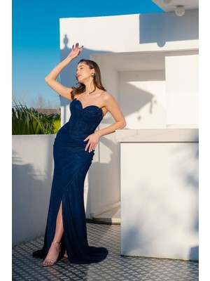 Lafaba Kadın Lacivert Dar Kalıp Dantel Detay Straplez Yaka Uzun Abiye Elbise