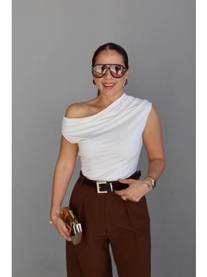 Purple By Banu Beyaz Kayık Yaka Drapeli Bluz