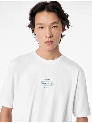 Koton Regular Fit Kısa Kollu Bisiklet Yaka Pamuklu Arkası Baskılı Tişört