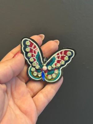 Gönülden Tasarım Ütü Ile Yapışan Nakış Işleme Zirkon Taşlı Kelebek Arma Dikiş Aplike 8x6 cm