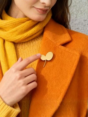 Punky Store Filiz Figürlü Paslanmaz Modern Yaka Broşu – Minimal Doğa Teması