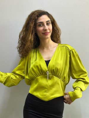 Gönülden Tasarım Aksesuarlı Fıstık Yeşil Saten Kadın Gömlek 40 Beden