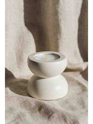 Talaşoğlu Modern Mineral Döküm Mumluğu – Beyaz Kum Saati Formu