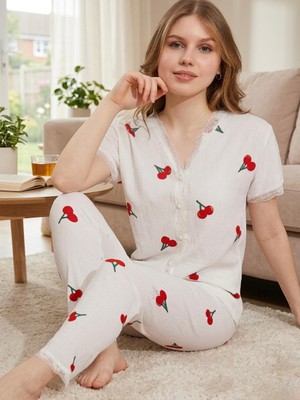 Noches Kadın Beyaz Kiraz Kalp Çiçek Desenli Ince Bürümcük Boydan Düğmeli Yazlık Pijama Takım