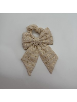 Mare Accessories Krem Fiyonk Detaylı Scrunchie Toka