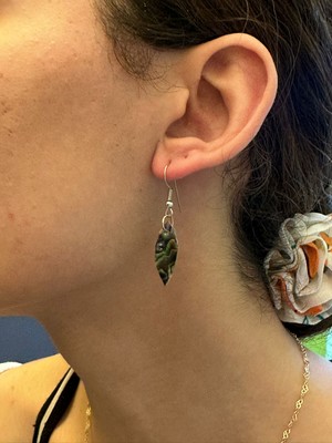 Gönülden Tasarım Yeşil Sedef Desenli Kadın Yaprak Küpe 2x1 cm