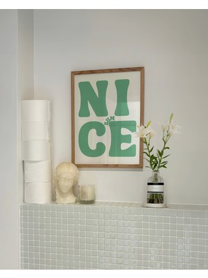 Des Vu Print Nice Bum, Banyo Posteri, Banyo Temalı Çerçevesiz Poster