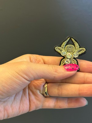 Gönülden Tasarım 4x4 cm Zirkon Taş Işleme Arı Arma Dikiş Aplike