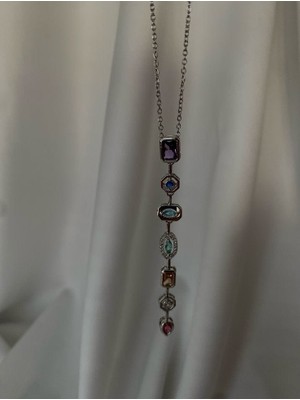 7 Element Y Kolye Gümüş Renktir