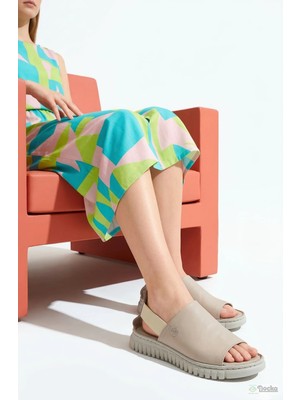 Mammamia Kadın Hakiki Deri Ortopedik Yumuşak Hafif Düz Taban Kalın Tek Bant Günlük Sandalet M27YS/2395