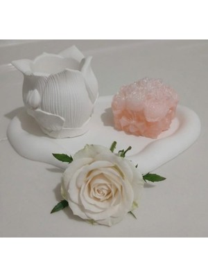 Doğal El Yapımı Dekoratif Lotus Obje ve Gül Buketi Mum Seti – Şık Sunum Tablalı