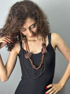 Gönülden Tasarım Kahverengi Çiçekli Boncuklu Kadın Kolye 42 cm