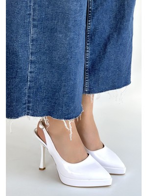 Alfaze Beyaz Rugan Kemerli Ince Topuklu Ayakkabı Topuk Boyu 10 cm