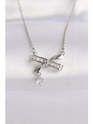 Balkan Grup 316L Çelik Zincir Gümüş Renk Zirkon Taşlı Kalp Detay Fiyonk Kolye