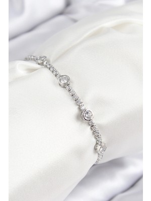 Balkan Grup Pirinç Zirkon Taşlı Daire Model Gümüş Renk Asansörlü Kadın Bileklik