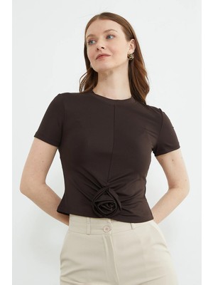 FullaModa Gül Aksesuarlı Bisiklet Yaka Bluz