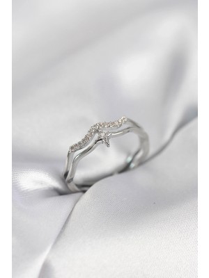 Balkan Grup Minimal Yıldız Model Gümüş Renk Zirkon Taşlı Kadın Yüzük