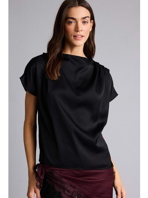 DeFacto Regular Fit Degaje Yaka Saten Kısa Kollu Bluz H5422AX26SP