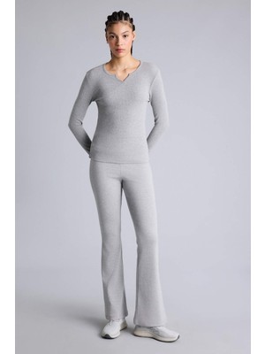 DeFacto Flare Fit İspanyol Paça Standart Boy Sporcu Pantolon G6466AX26SM